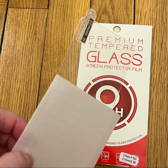 3 iPhone X/XS Cases & 3 Glass Screen Protectors - Picture 11 of 11